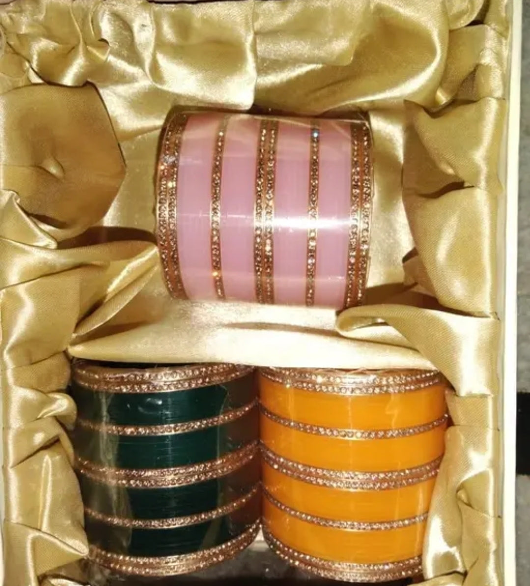 WOMEN INDIAN PLASTIC BANGLE SET  BEAUTIFUL WORK (ONE PIC )