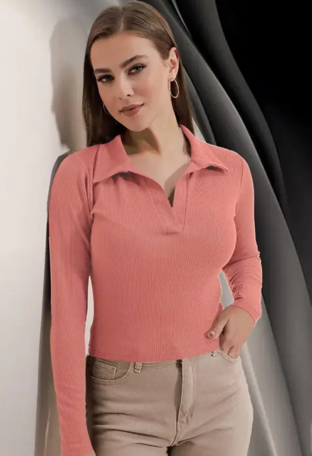 A CASUAL BLEND RIBBED COLLAR V - NECK REGULAR WOMEN TOP