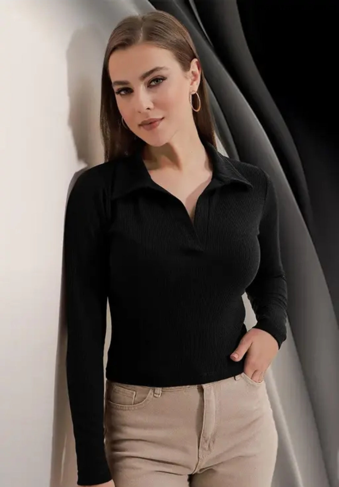 A CASUAL BLEND RIBBED COLLAR V - NECK REGULAR WOMEN TOP