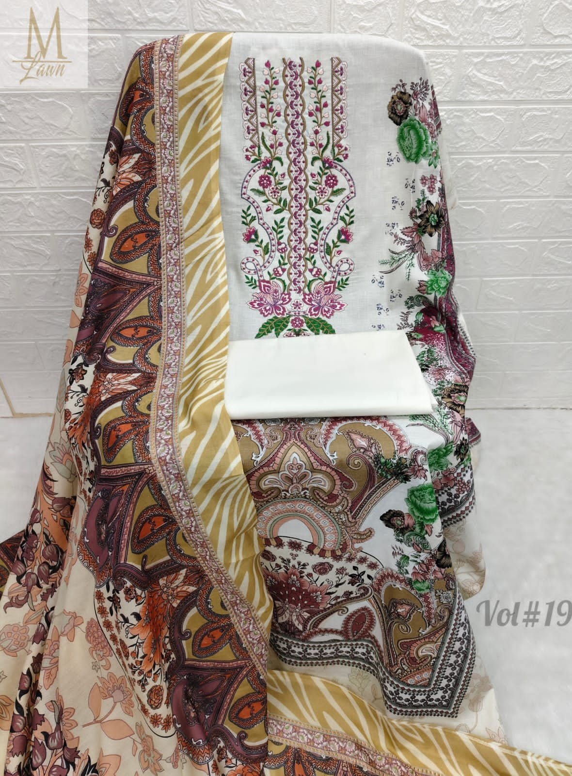 COTTON LAWN PAKISTANI SUITE