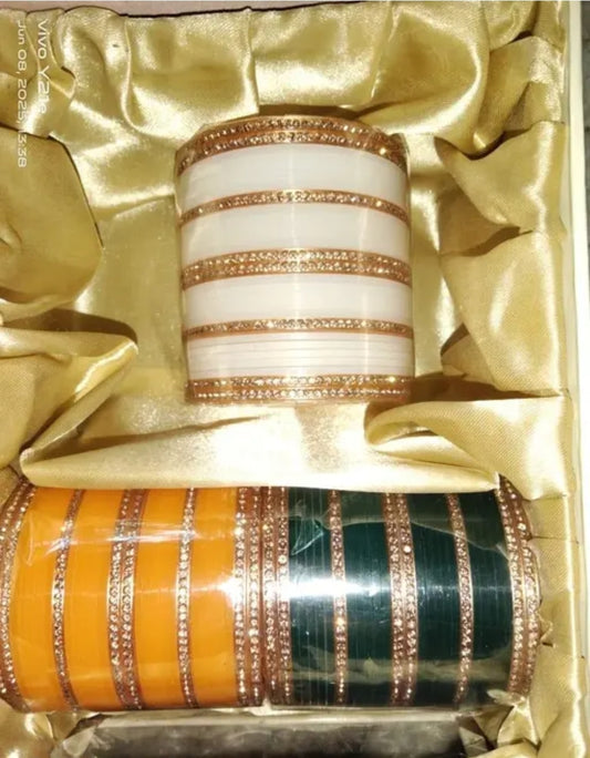 WOMEN INDIAN PLASTIC BANGLE SET  BEAUTIFUL WORK (ONE PIC )