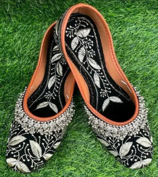 WOMEN / GIRLS PANJABI JUTTI BEAUTIFUL PARTY WAER FOOTWEAR