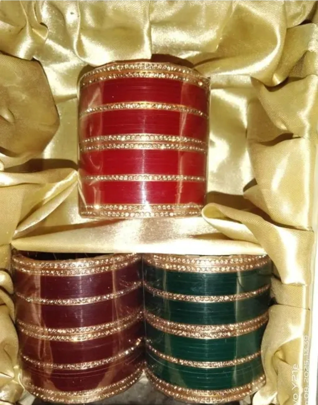 WOMEN INDIAN PLASTIC BANGLE SET  BEAUTIFUL WORK (ONE PIC )