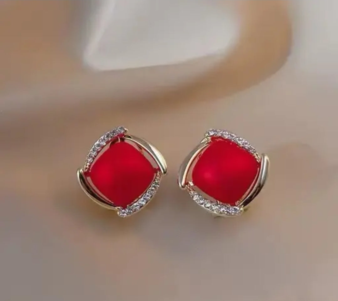 WOMEN RED STOON WORK DESIGNER EARINGS