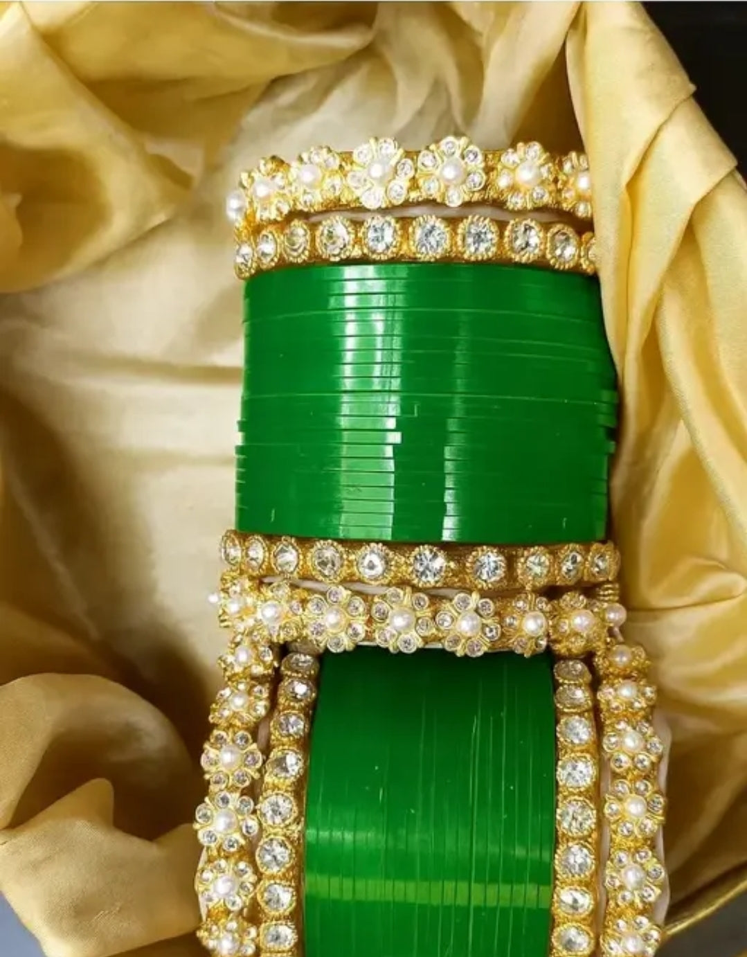 WOMEN/ GIRLS RING AND BANGLES SET