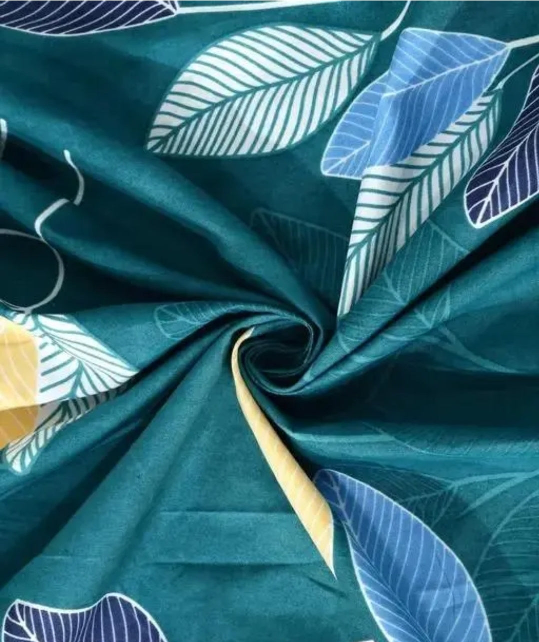 PRINTED DOUBLE FITTED COTTON BEDSHEET WITH 2 LARGE  PILLOW COVER SET