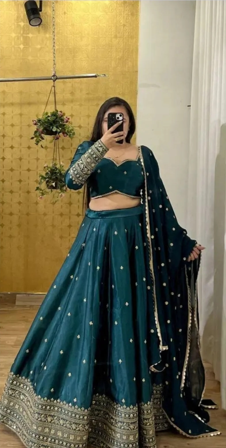 FANCY WOMEN/ GIRLS STYLISH HEAVY EMBROIDERY WORK LAHENGA