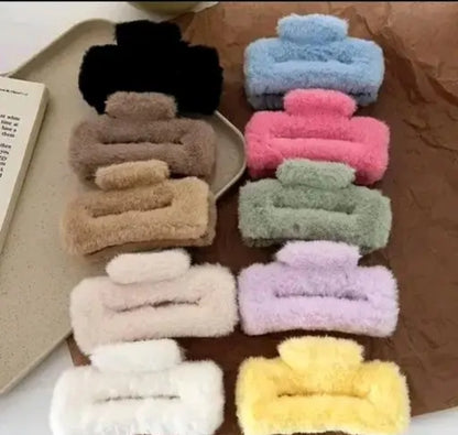 WOMEN/ GIRLS HAIR ASSECCERY CLIP BEAUTIFUL COMBO ( 1 PICS )